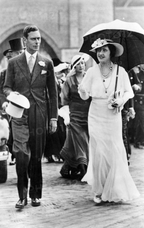 King George VI, Queen Elizabeth with Parasol, of United Kingdom, Portrait, 1937