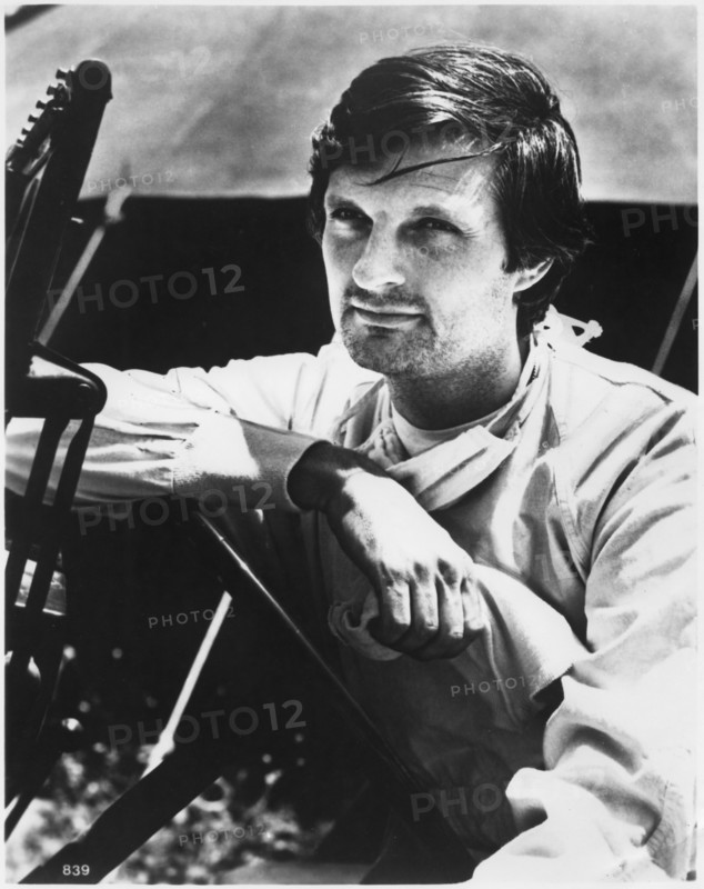 Alan Alda, Portrait, on-set of the TV Series, M*A*S*H, circa 1970's