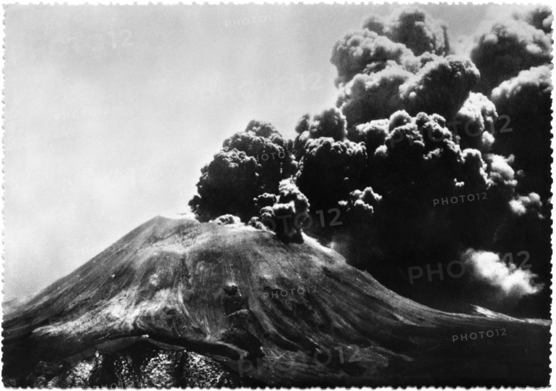 Volcano Eruption, Mt. Vesuvius, viewed from Naples, Italy, Postcard, circa 1944