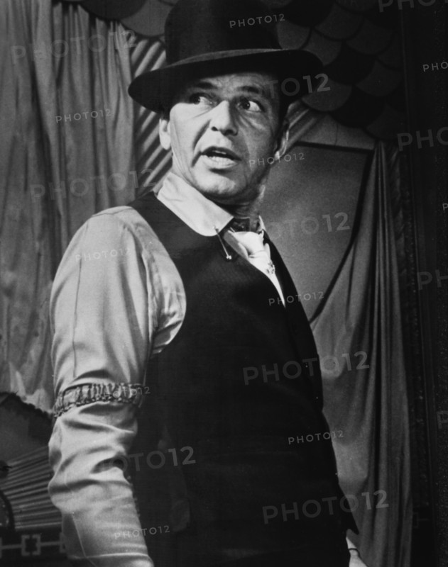 Frank Sinatra, on-set of the Film "Robin and the 7 Hoods", 1964