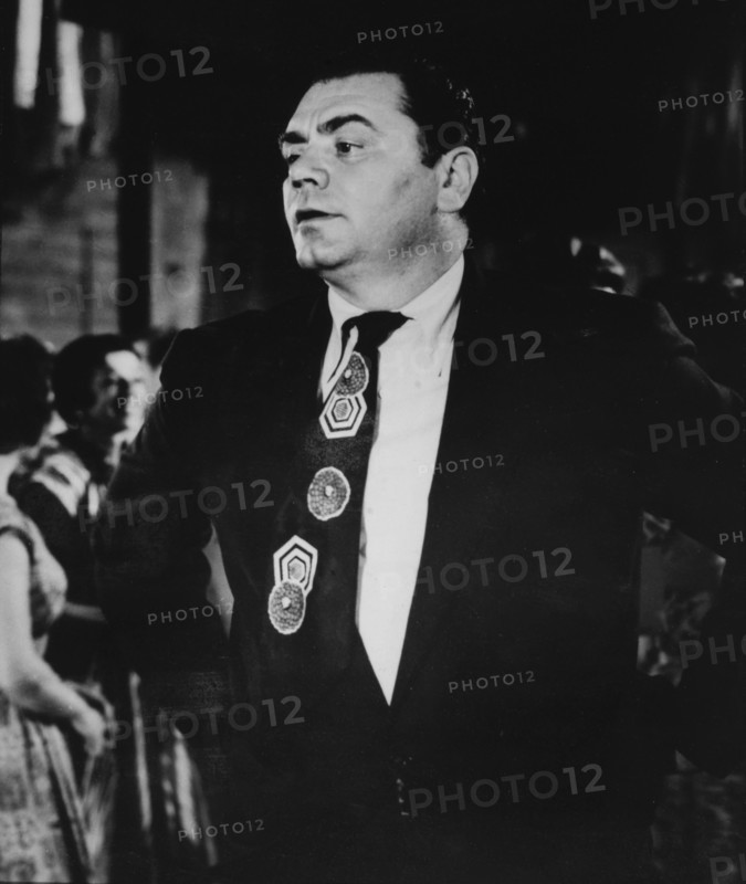Ernest Borgnine, Portrait on-set of the Film "Marty", 1955