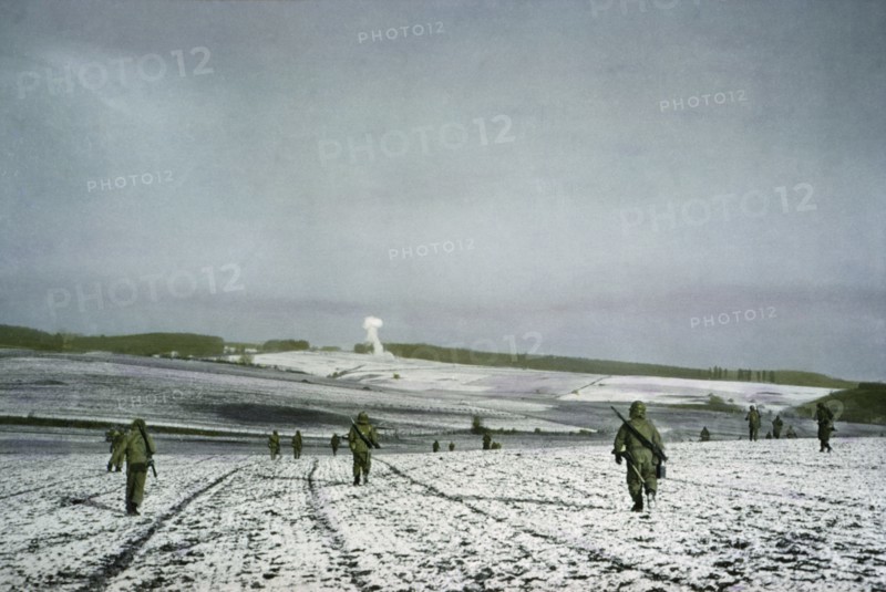 Infantrymen Advance, Bastogne, Belgium, Ardennes-Alsace Campaign, Battle of the Bulge, December 1944
