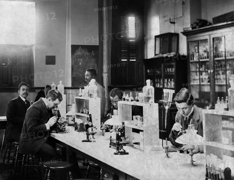 Class in Bacteriology Laboratory, Howard University, Washington DC, USA, W.E.B. DuBois Collection, 1900