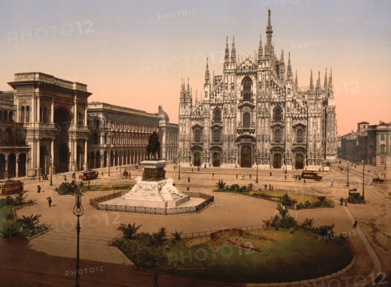 Piazza del Duomo, Italy, Photochrome Print, Detroit Publishing Company, 1900