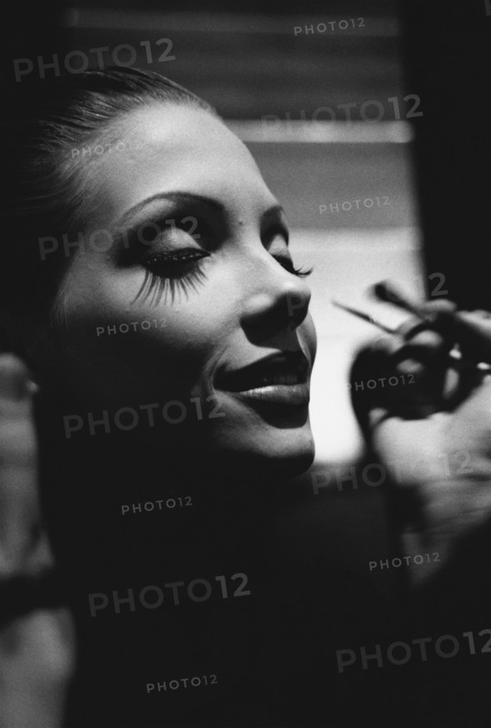 Applying Make up