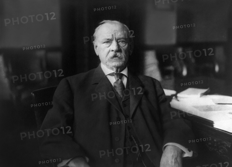 Grover Cleveland (1837-1908), 22nd and 24th President of the United States 1885–89 and 1893–97, Head and Shoulders Portrait at Home, Princeton, New Jersey, USA, Photograph by New York Herald Company, 1908