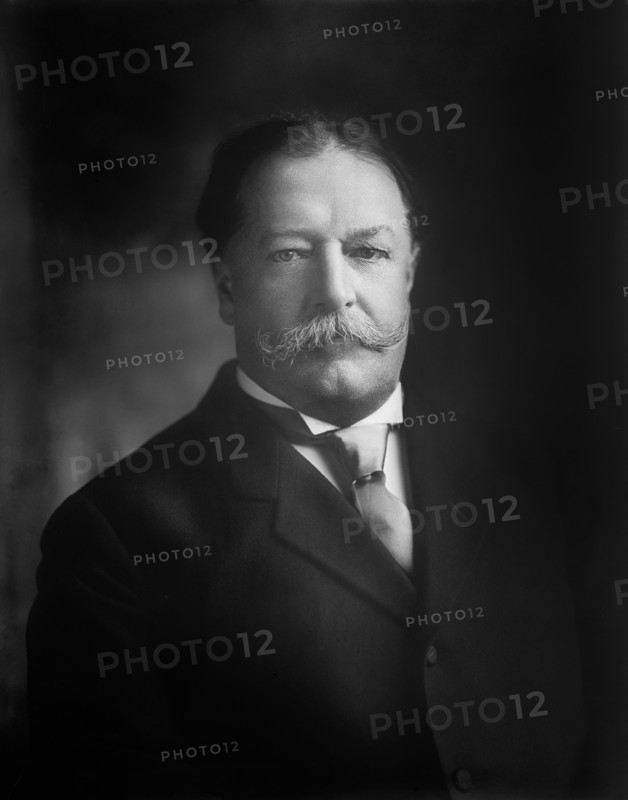 William Howard Taft (1857-1930), 27th President of the United States 1909-1913, 10th Chief Justice of the United States 1921-1930, Half-Length Portrait as U.S. Secretary of War under U.S. President Theodore Roosevelt,  Photograph by Harris & Ewing, 1906