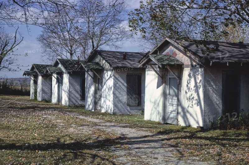 Cabins, Mount Vernon, 1984