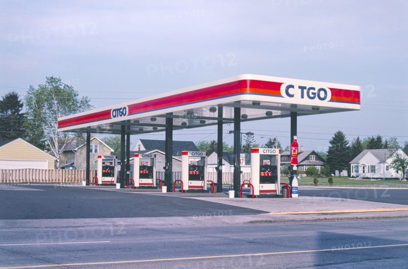 Citgo gas station, overall view