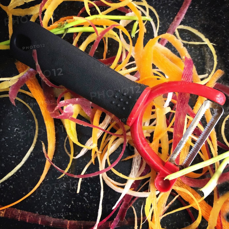 Vegetable Peeler with Red