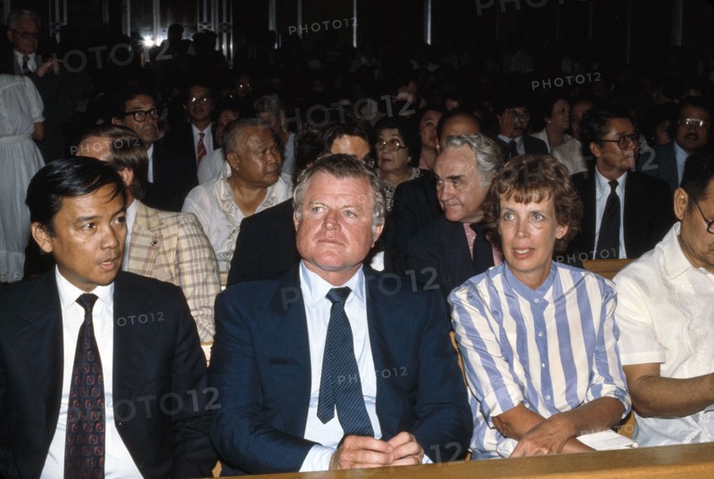 Edward Kennedy, politics, government, political figures, historical,