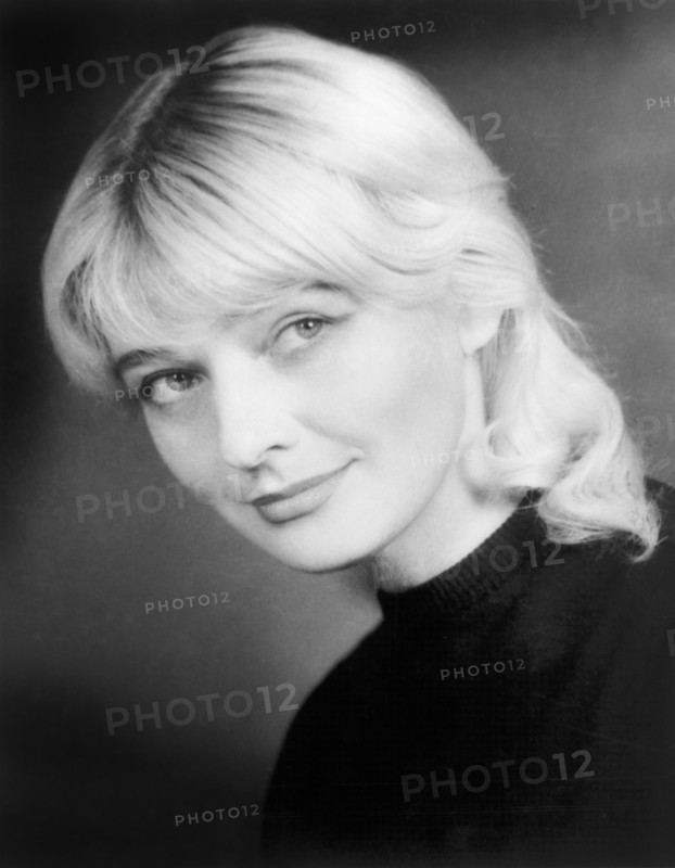 Lucyna Winnicka, woman, actress, celebrity, entertainment, historical,