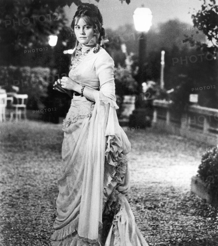 Cybill Shepherd, woman, actress, celebrity, entertainment, historical,