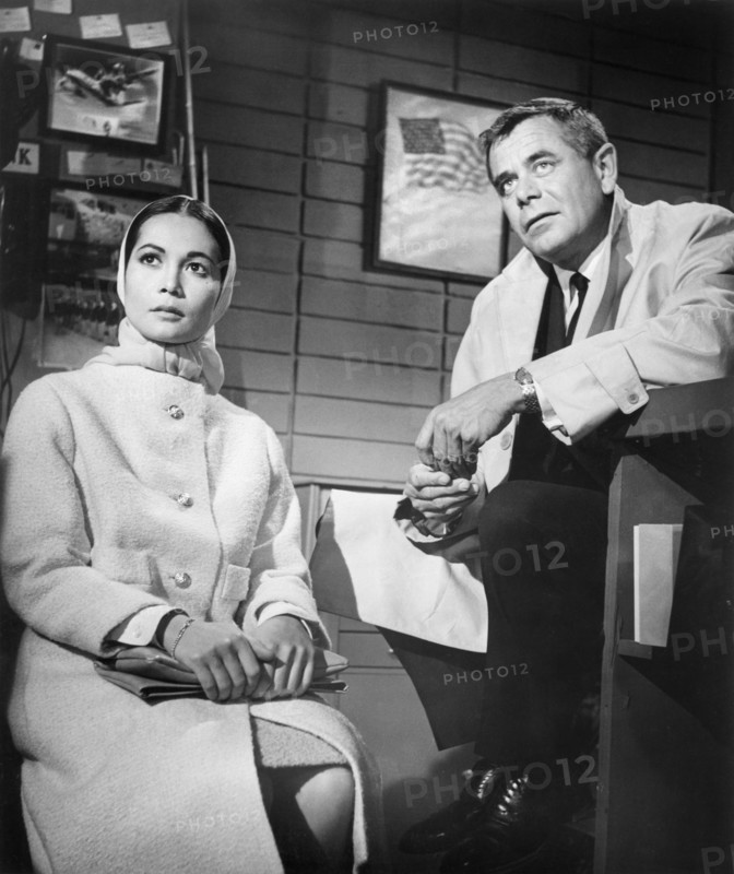 Nancy Kwan, Glenn Ford, actress, actor, celebrity, entertainment, historical,