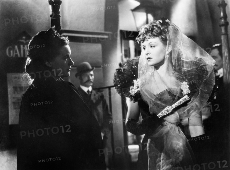 Phyllis Calvert (right)