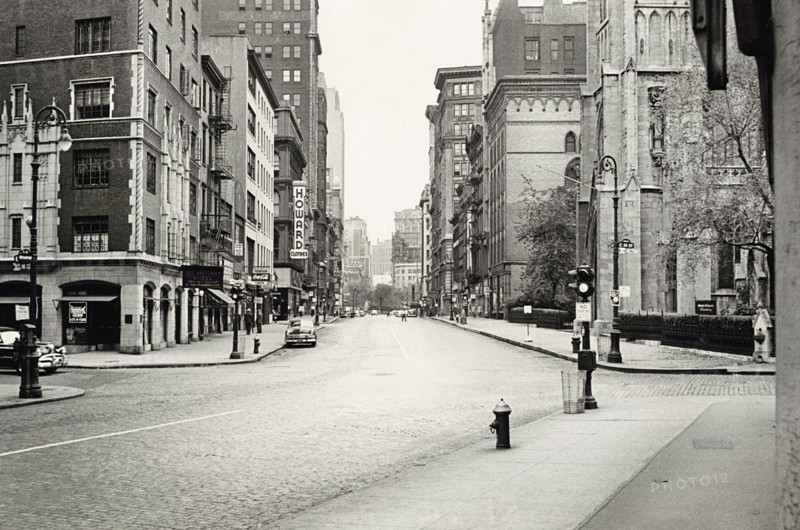 Broadway and East 10th Street looking North