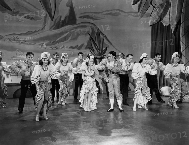 Leo Gorcey (center