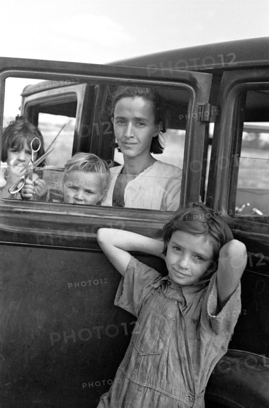 Family of Migratory Fruit Worker from Tennessee
