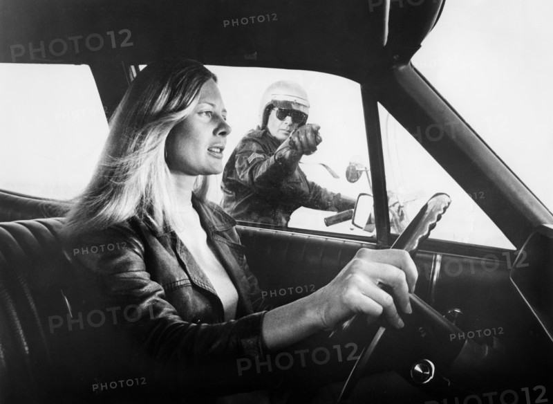Shirley Knight