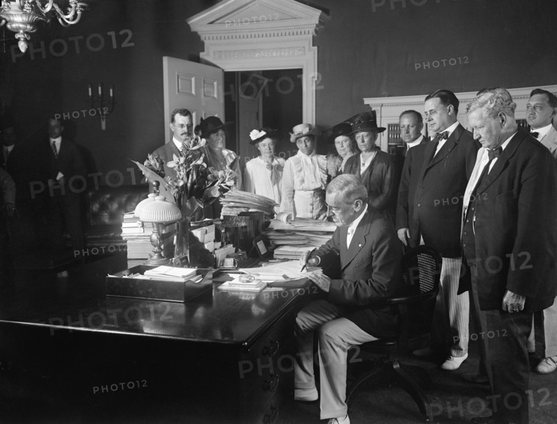 U.S. President Woodrow Wilson signing Keating-Owen Child Labor Act