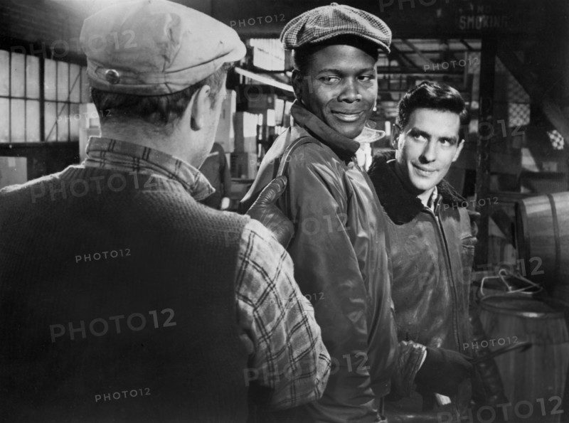 Sidney Poitier (center)