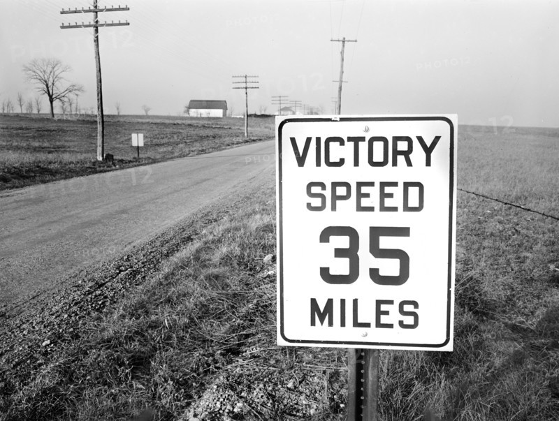 Speed sign on road between Lititz and Manheim, Pennsylvania, USA, Marjory Collins, U.S. Office of War Information, November 1942