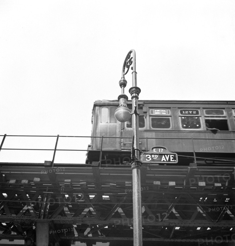 Low angle view of elevated subway train, 3rd Avenue and 17th Street, Manhattan, New York City, New York, USA, Marjory Collins, U.S. Office of War Information, September 1942