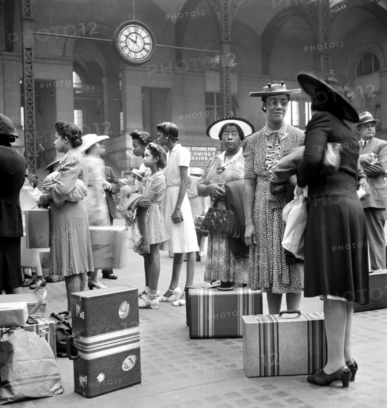 Group of women and children waiting for train, Pennsylvania Station, New York City, New York, USA, Marjory Collins, U.S. Office of War Information, August 1942