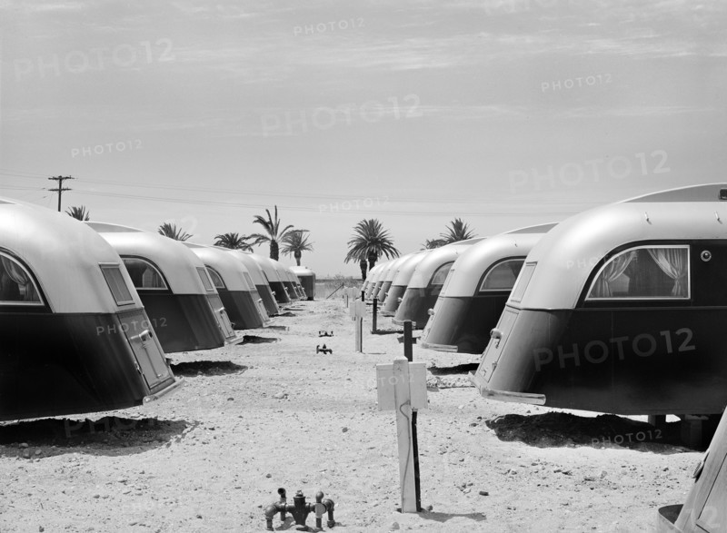 Line-up of trailers at the FSA (Farm Security Administration) camp for defense workers, San Diego, California, USA, Russell Lee, U.S. Farm Security Administration, June 1941