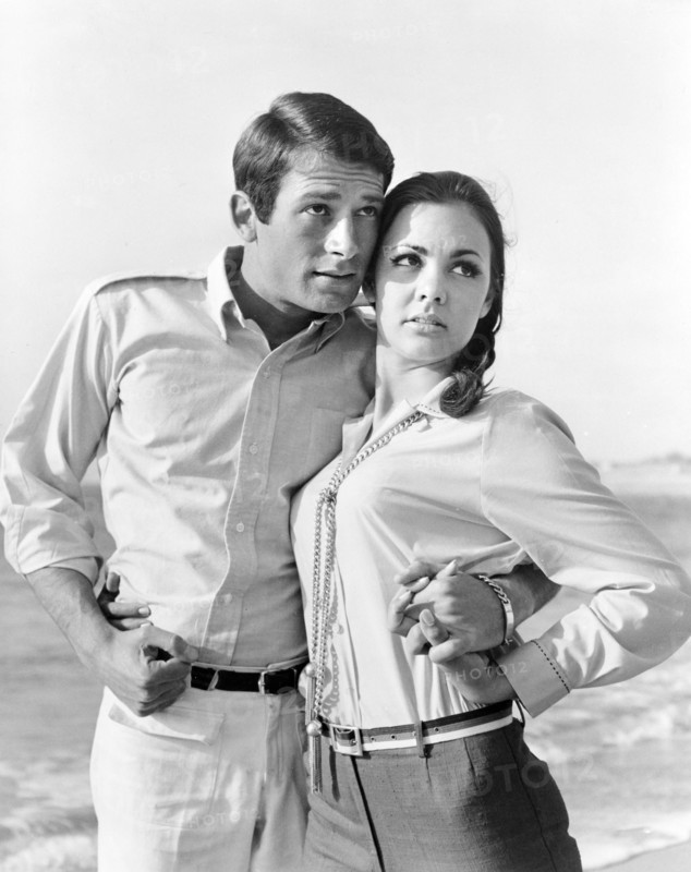 Antony Thomas, Janis Reinhardt, on-set of the South African film, "The Wild Season", Emil Nofal Films, 1967