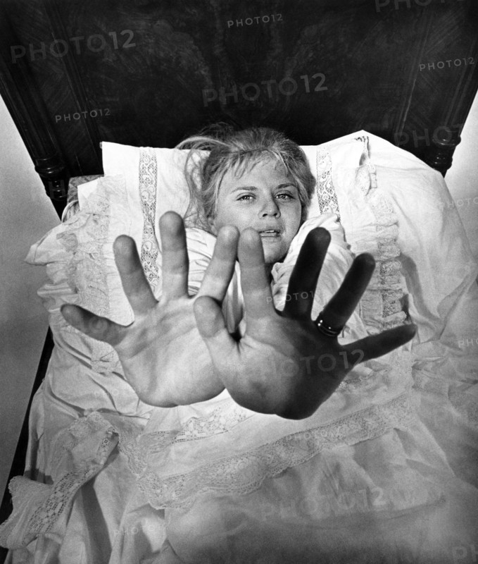 Lone Hertz, on-set of the Danish film, "Dr. Glas", original title:, "Doktor Glas", Laterna Film, 1968