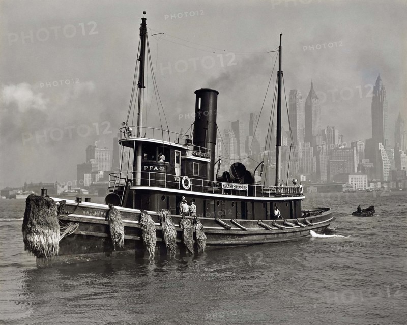 Watuppa tugboat, From waterfront with Manhattan skyline in background, Brooklyn, New York City, New York, USA, Berenice Abbott, Federal Art Project, "Changing New York", August 1936