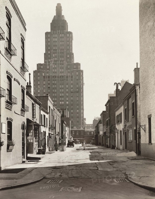 MacDougal Alley, New York City, New York, USA, Berenice Abbott, Federal Art Project, "Changing New York", March 1936