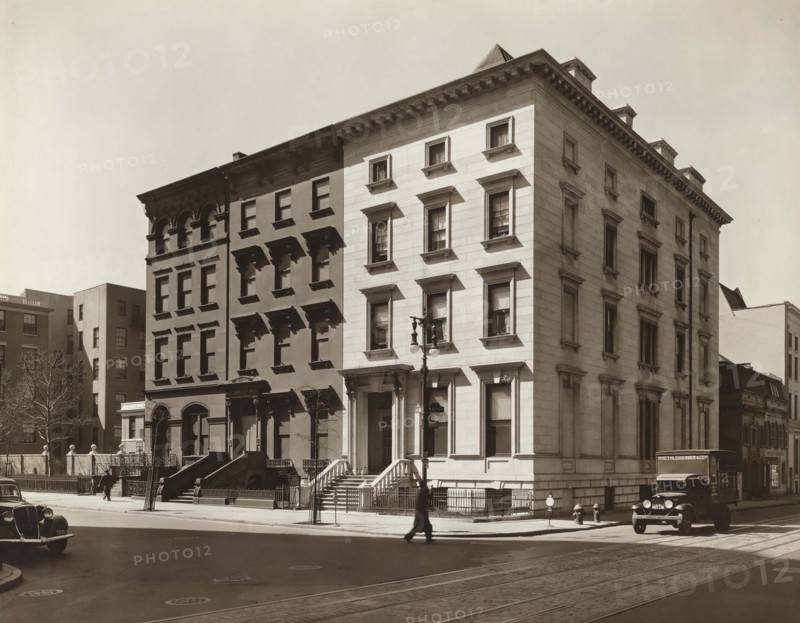 Fifth Avenue, Nos. 4, 6, 8, New York City, New York, USA, Berenice Abbott, Federal Art Project, "Changing New York", March 1936