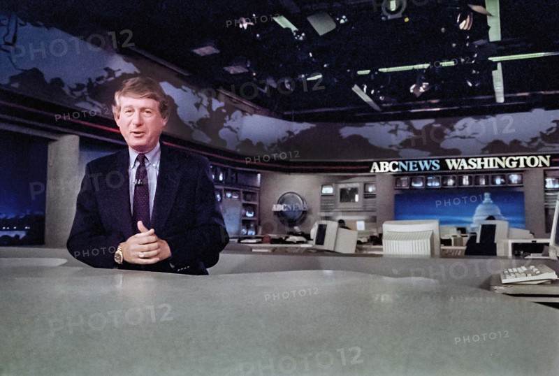 Newscaster Ted Koppel, on-set of ABC-News "Nightline", Washington, D.C., USA, Michael Geissinger, 1993