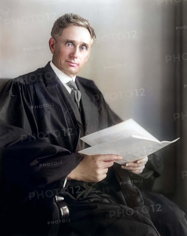 Louis D. Brandeis, Associate Justice 1916-1939, Supreme Court of the United States, seated portrait, Washington, D.C., USA, Harris & Ewing, 1920