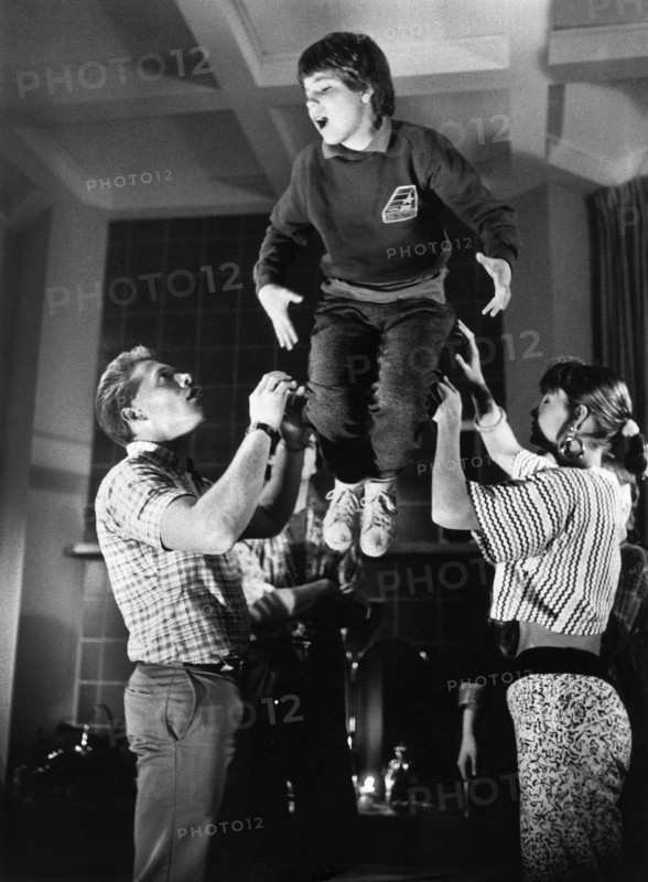Sean Fagan, Stephen Dorff, Christa Denton, on-set of the film, "The Gate", New Century Entertainment, Vista Corporation, 1987