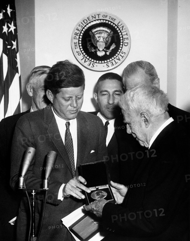 U.S. President John F. Kennedy presenting Congressional Gold Medal to American poet Robert Frost, White House, Washington, D.C., USA, Abbie Rowe, White House Photographs, March 26, 1962
