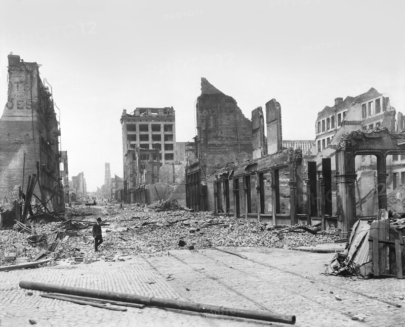 Damaged buildings after earthquake, possibly in the vicinity of Bush and Battery Streets, San Francisco, California, USA, U.S. Army Signal Corps, April 1906