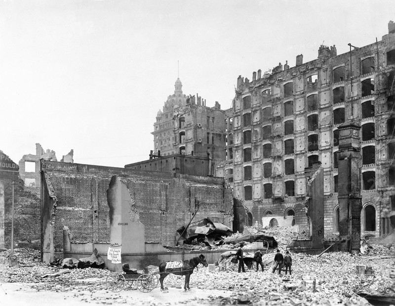 Damaged buildings at junction of Mission and New Montgomery Streets after earthquake, Palace Hotel on extreme right, San Francisco, California, USA, U.S. Army Signal Corps, April 1906