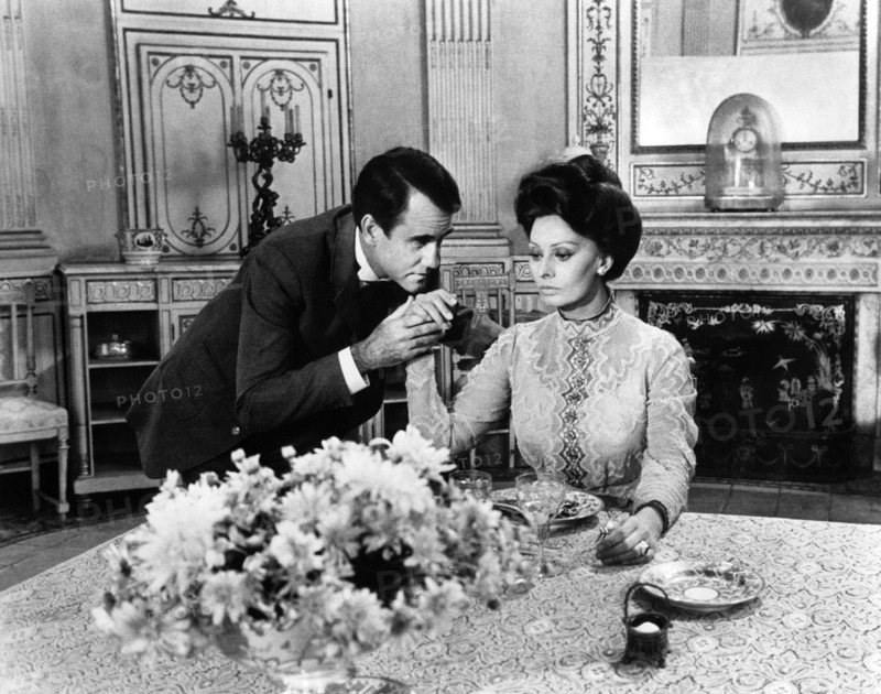 Ian Bannen, Sophia Loren, on-set of the film, "The Voyage", Italian title: Il Viaggio,  Interfilm, United Artists, 1974