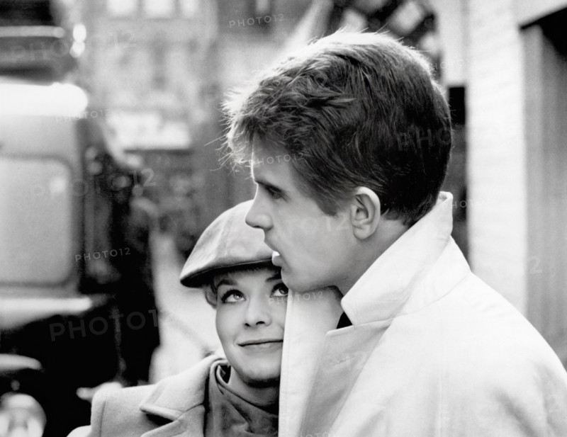 Susannah York, Warren Beatty, on-set of the film, "Kaleidoscope", aka "The Bank Breaker", Warner-Pathe, Warner Bros., 1966