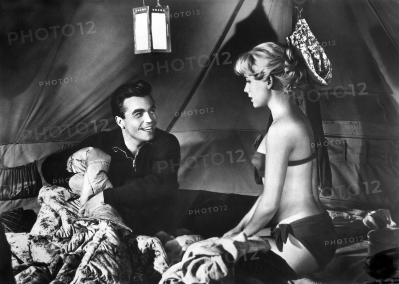 Claus Biederstaedt, Susanne Cramer on-set of the West German film, "Two In A Sleeping Bag", original German title: "Kleines Zelt und grosse Liebe", Schorcht Filmverleih Gmbh, Germany 1956, Holt International, USA, 1964