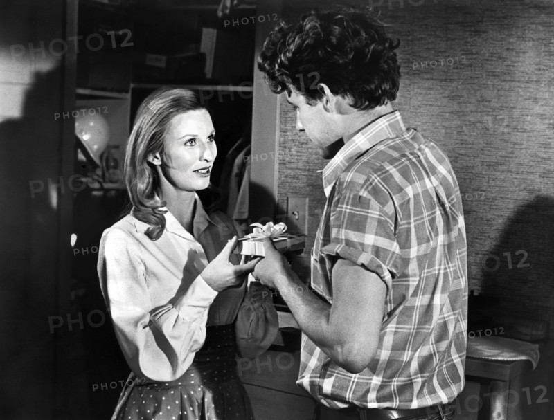 Cloris Leachman, Timothy Bottoms, on-set of the film, "The Last Picture Show", Columbia Pictures, 1971