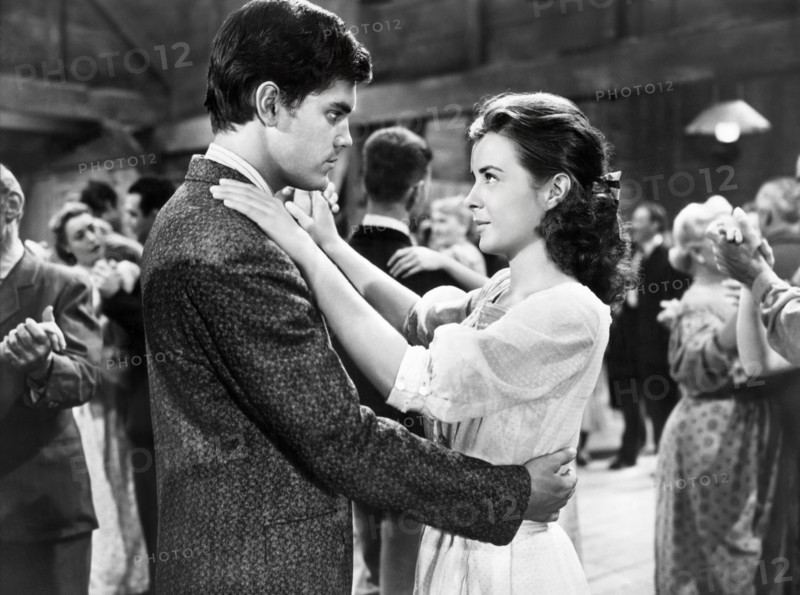 Jeffrey Hunter, Jean Peters, on-set of the film, "Lure Of The Wilderness", 20th Century-Fox, 1952