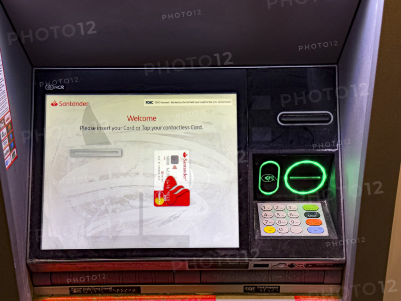 Santander retail bank, ATM machine, New York City, New York, USA