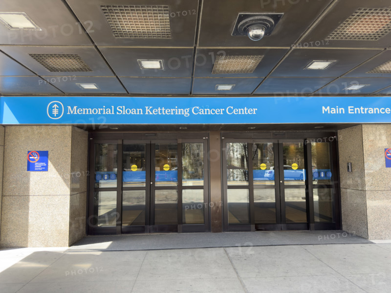 Memorial Sloan Kettering Cancer Center, building exterior, main entrance, 1275 York Avenue, New York City, New York, USA