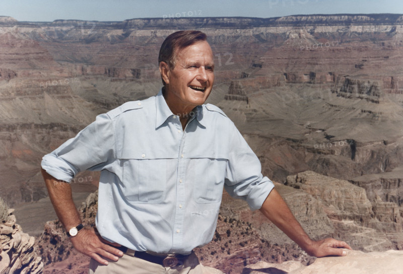 U.S. President George H.W. Bush on a hike, Kaibab Trail at Grand Canyon, Arizona, USA, David Valdez, White House photographer, September 18, 1991