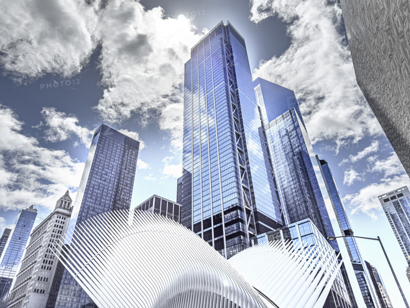 Oculus Transportation hub, foreground, 3 World Trade Center, background, New York City