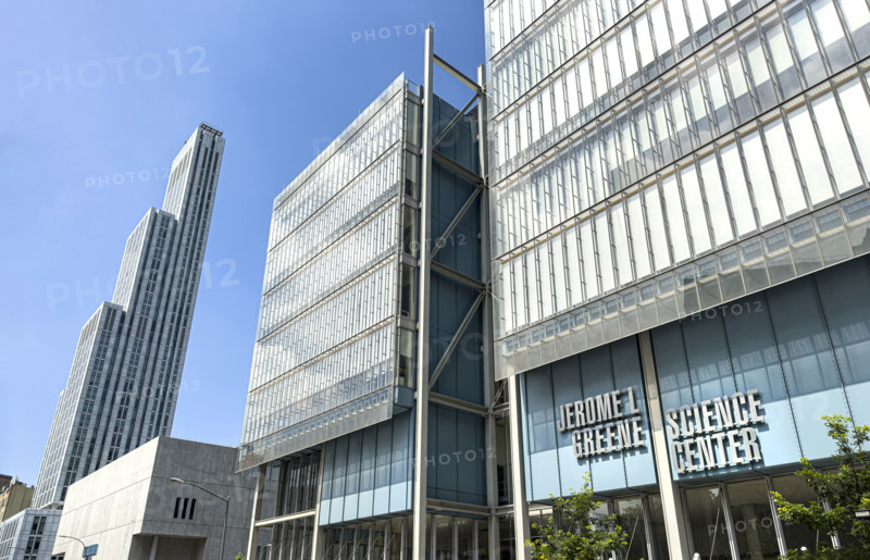 Jerome L. Greene Science Center (right), Lee C. Bullinger Forum and 34-story residential tower (both far left), Columbia University, Manhattanville Campus, Broadway, West Harlem, Manhattan, New York City, New York, USA